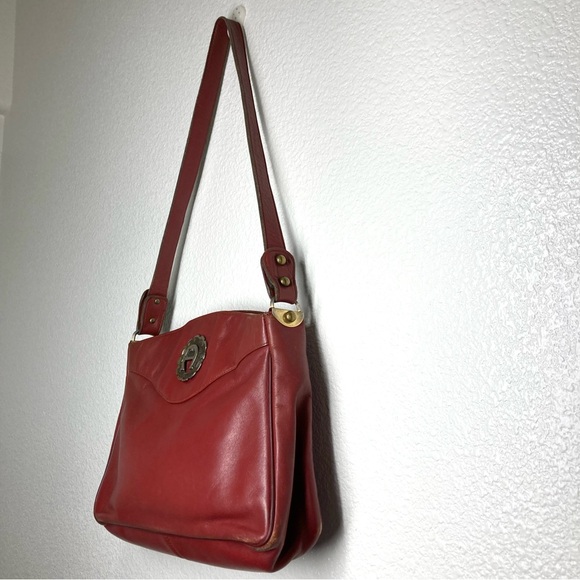 Vintage 70s Etienne Aigner Red Shoulder Bag Hand Made Oxblood Leather 12X9" - Picture 6 of 16